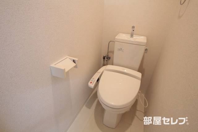 トイレ　ウォシュレット付きです