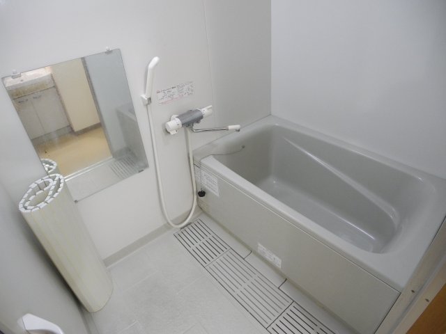 バス・シャワールーム　※室内画像は別号室のもの