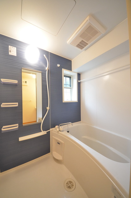 バス・シャワールーム　★ゆったりとしたバスルームで癒しのひと時を…★