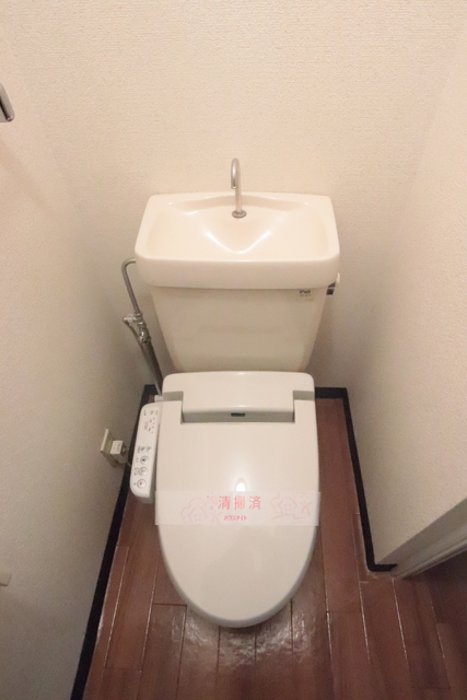 トイレ　温水洗浄便座