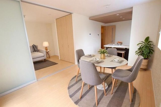 居室・リビング　ＣＧで家具等を配置したもので家具等は含まれません。