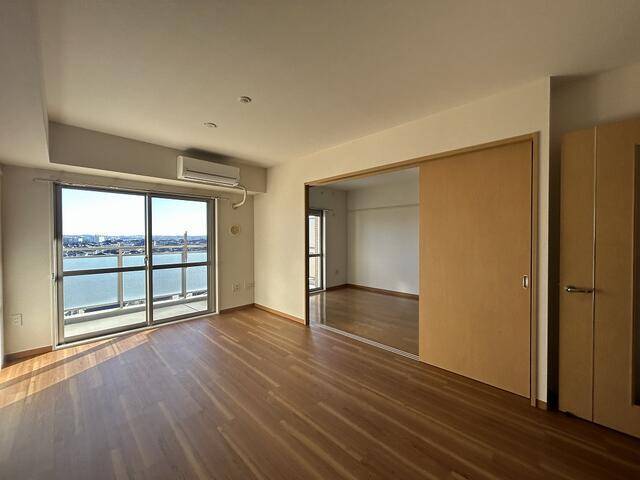 居室・リビング　エアコン付きです