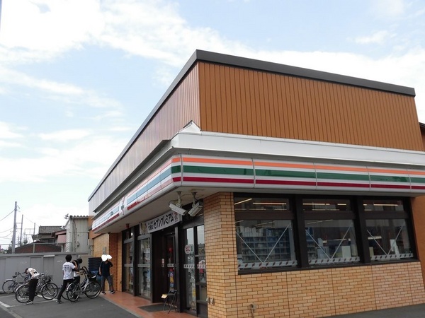 コンビニ　セブンイレブン草加西町店（コンビニ）まで285m
