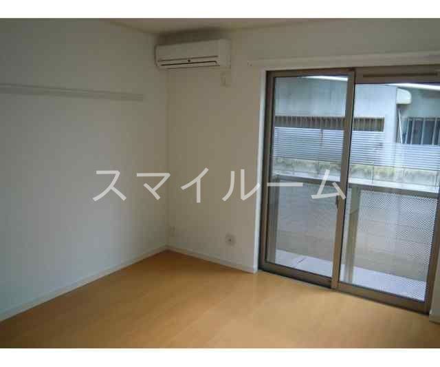 居室・リビング　別部屋参考写真となります。