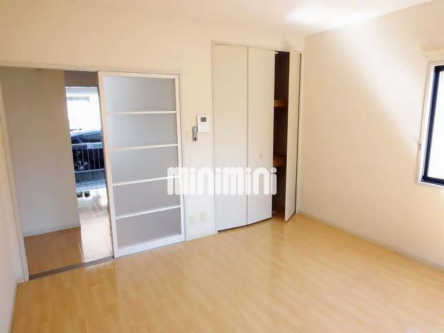 居室・リビング　エアコン・照明付き