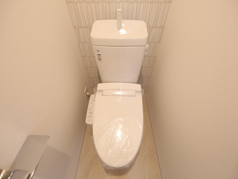 トイレ　温水洗浄暖房便座付トイレ