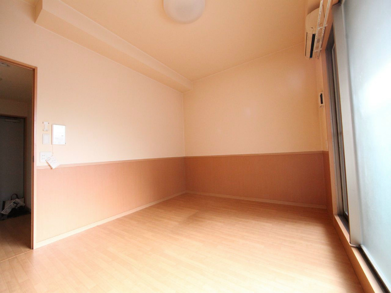 その他部屋・スペース　洋室8.12帖　エアコン完備　クローゼット付　バルコニー