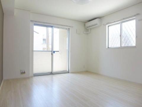 居室・リビング　室内