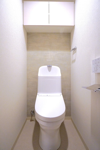 トイレ　※写真は同タイプ住戸です。