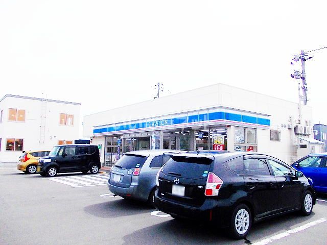 コンビニ　ローソン 青森南高校前店（コンビニ）まで593m