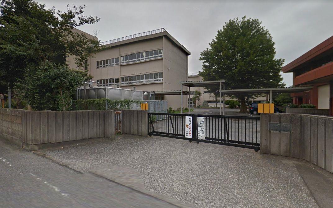 小学校　木更津市立岩根小学校（小学校）まで795m