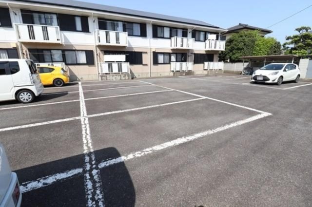 駐車場　駐車場