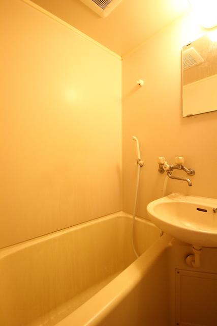 バス・シャワールーム　バス