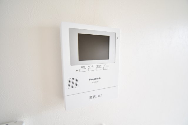 セキュリティ　TVモニターホンは安心ですね。誰か確認してから開けて下さいね