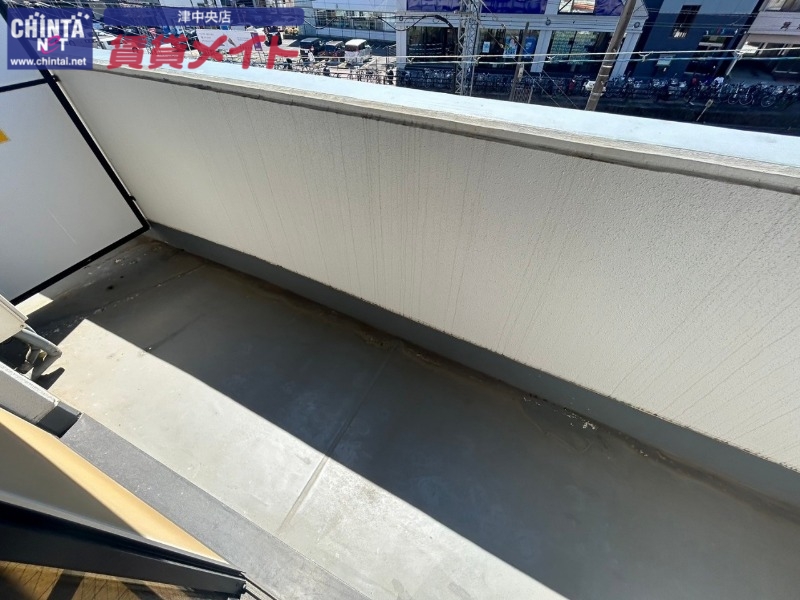 バルコニー　同建物別部屋写真です