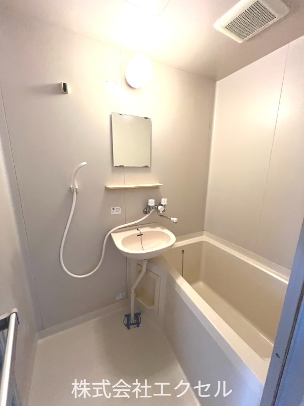 バス・シャワールーム　同タイプイメージです。