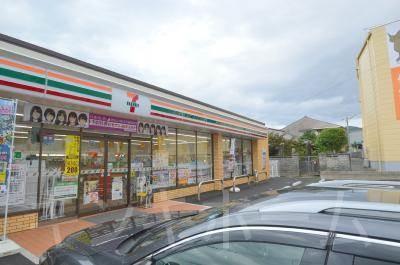 コンビニ　セブンイレブン広島東青崎町店（コンビニ）まで822m