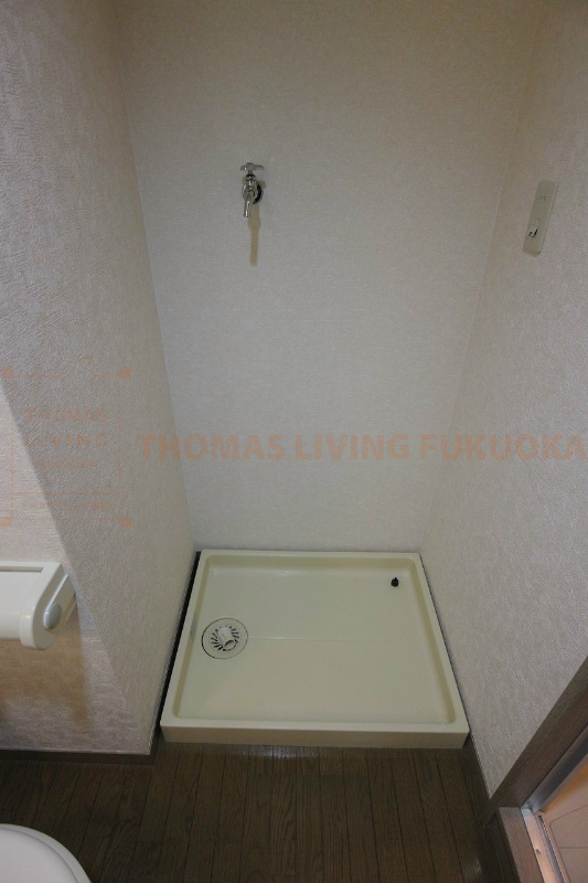 その他　洗濯機置場も室内に完備。（写真は別タイプです）