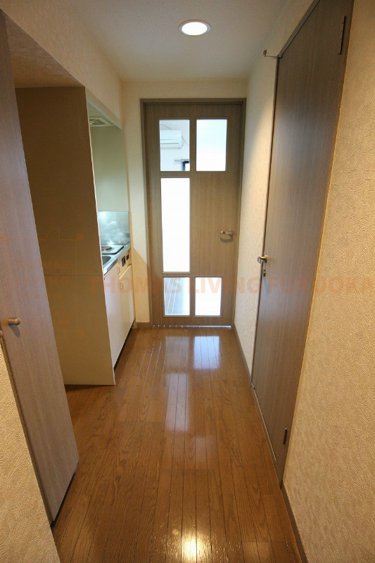 玄関　玄関の広さも十分にあります。（写真は別タイプです）