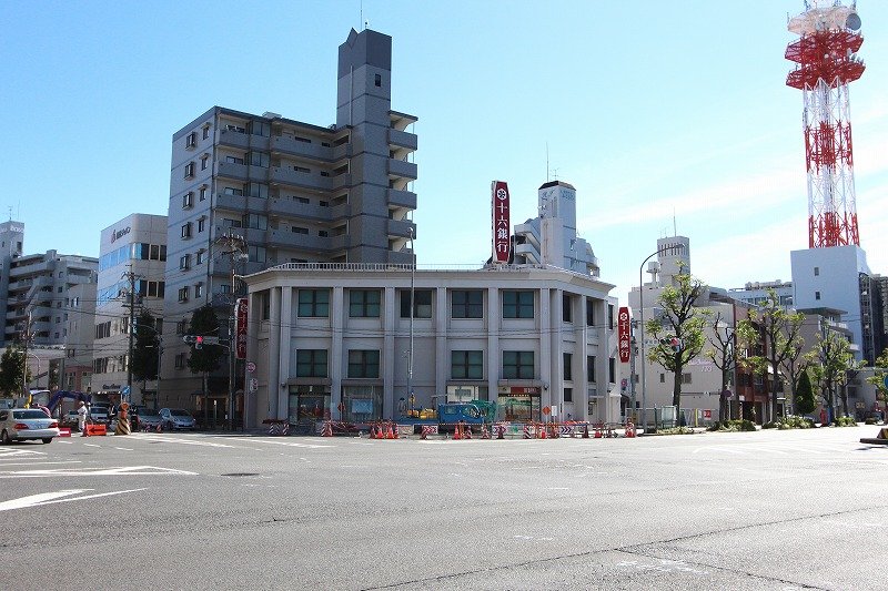 銀行　十六銀行熱田支店（銀行）まで86m