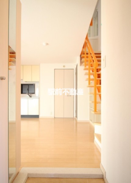 玄関　※同マンション別部屋