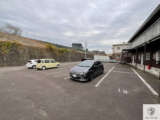 駐車場　駐車場