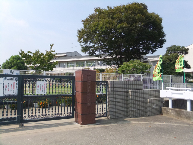 小学校　熊谷市立別府小学校（小学校）まで2121m