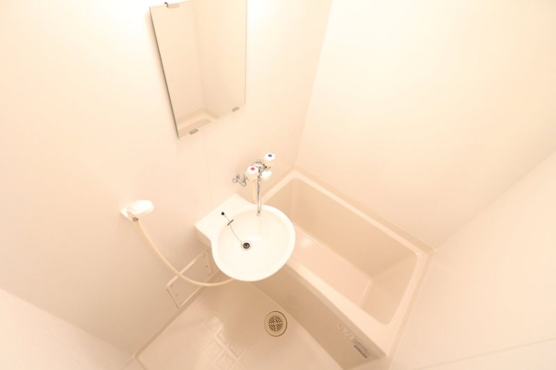 バス・シャワールーム　※別のお部屋の写真です