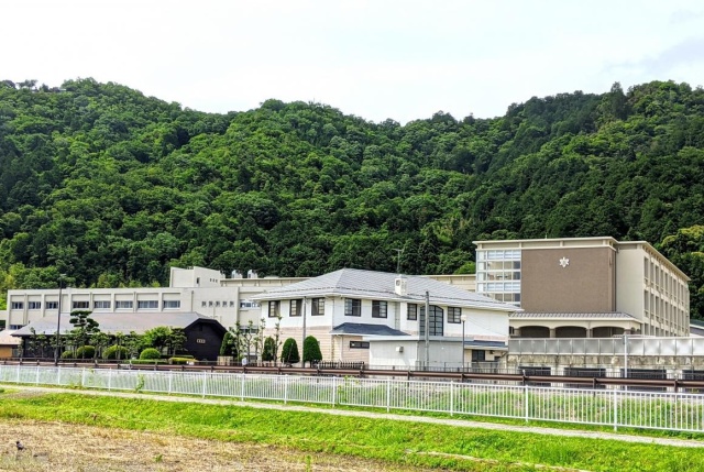 高校・高専　滋賀県立能登川高等学校（高校・高専）まで1581m