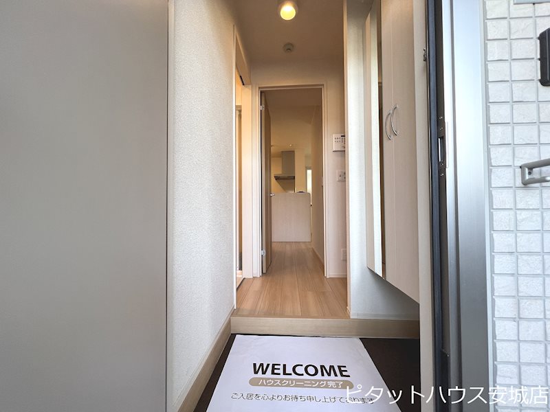 玄関　同物件別部屋