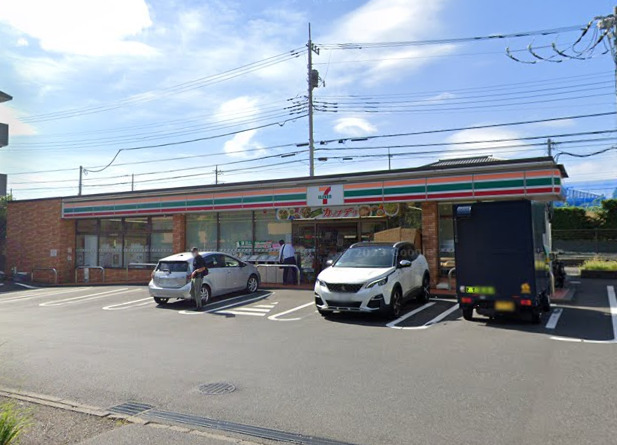 コンビニ　セブンイレブン（コンビニ）まで464m