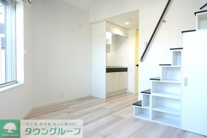 居室・リビング　天井が高く開放感があります！