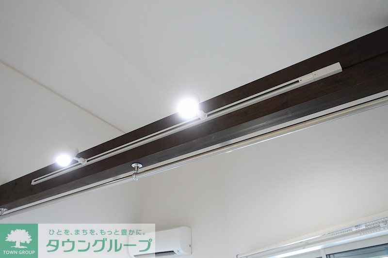 その他設備　梁（はり）は照明や室内干しにもなるので実用的！