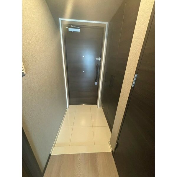 玄関　※別部屋参考写真