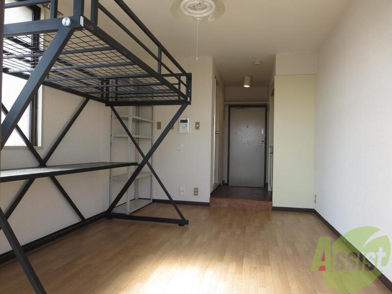 居室・リビング　標準サイズながら、形が良く、配置のしやすいお部屋です