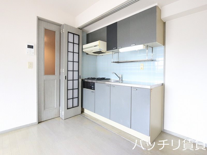 キッチン　別号室タイプの為、現状を優先いたします