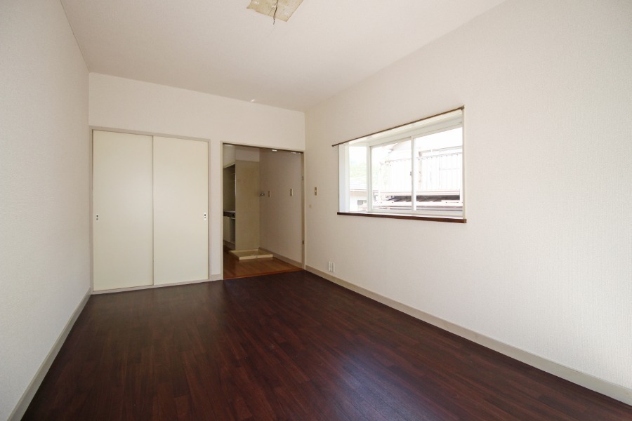 居室・リビング　広々とした洋室