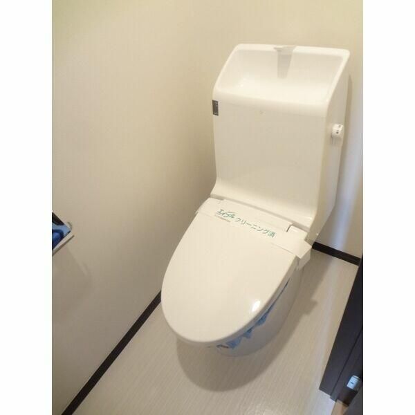 トイレ　清潔感のあるトイレです