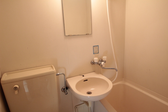 洗面設備　※別号室の写真です。