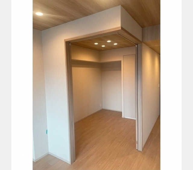 その他　洋室４．２畳