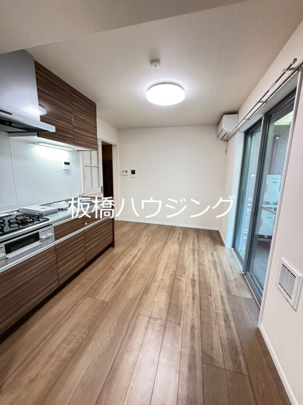 居室・リビング　同仕様