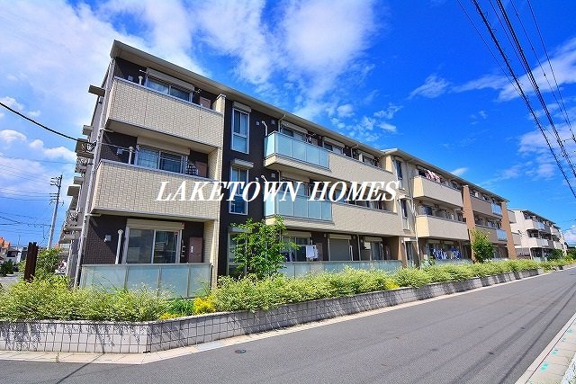 建物外観　レイクタウンでのお部屋探しは『地元の当社』にお任せ下さい！