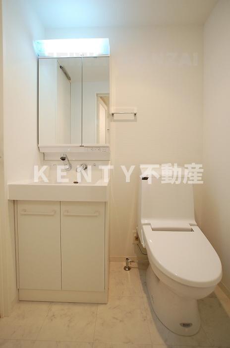 洗面設備　脱衣スペースもあります