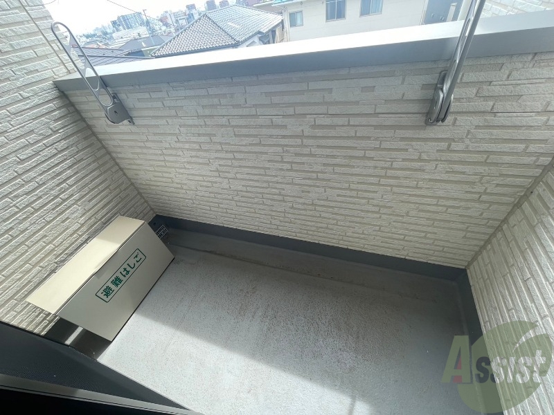 バルコニー　こちらはバルコニーになります。日当たり良好です。