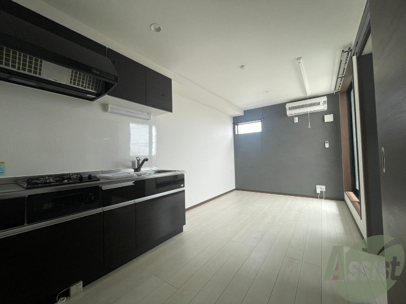 居室・リビング　こちらは８．０帖のリビングでございます。