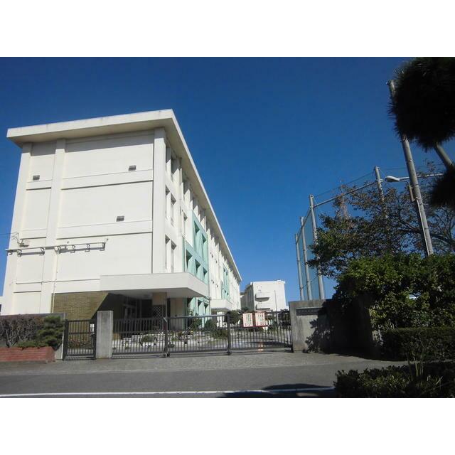 中学校　藤沢市立高浜中学校（中学校）まで854m