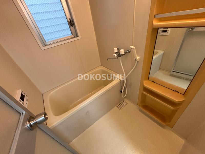 バス・シャワールーム　一日の疲れをやさしく癒やす、清潔感あふれるリラックスバス。