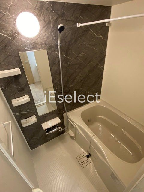 バス・シャワールーム　便利な追い焚き機能や浴室乾燥機付き