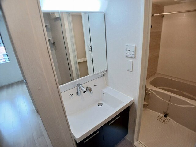 洗面設備　使いやすい洗面所です