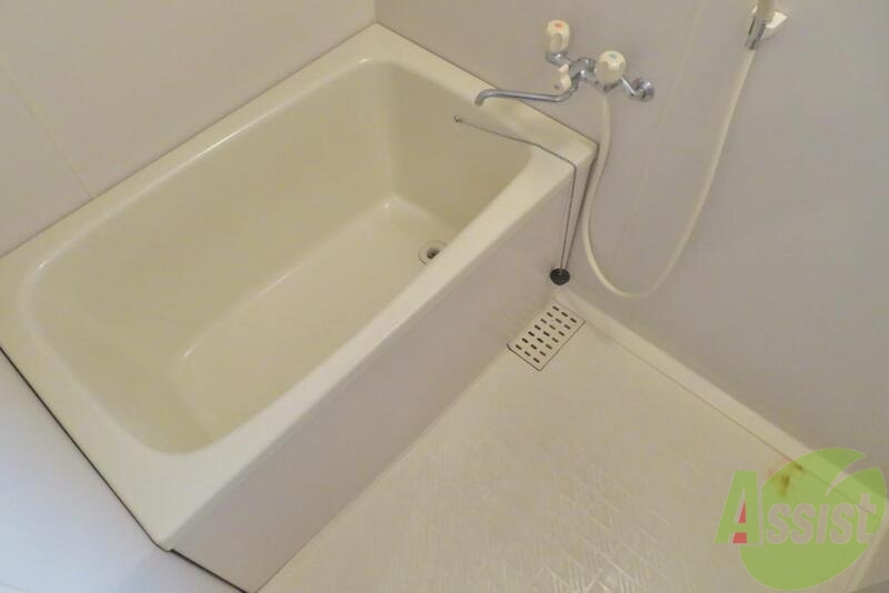 バス・シャワールーム　浴槽、洗い場が広くのんびりとできそうです。